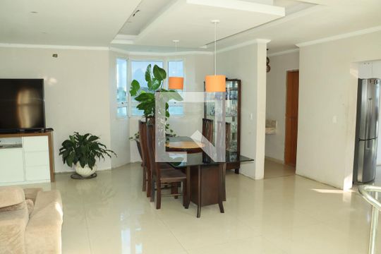 Casa de Condomínio para alugar com 4 quartos, 570m² em Chácara do Remanso Gl Um, Cotia