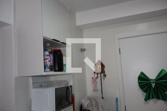 Sala, cozinha e área de serviço de apartamento à venda com 2 quartos, 35m² em Vila Ema, São Paulo