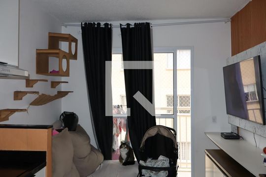 Sala, cozinha e área de serviço de apartamento à venda com 2 quartos, 35m² em Vila Ema, São Paulo