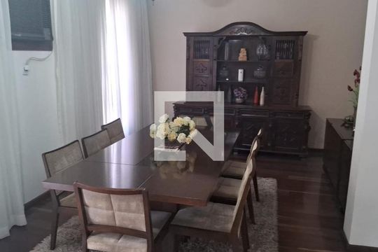 Apartamento para alugar com 1 quarto, 58m² em Centro, Petrópolis