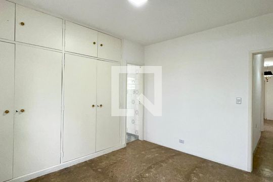 Suite de casa à venda com 3 quartos, 300m² em Vila Madalena, São Paulo