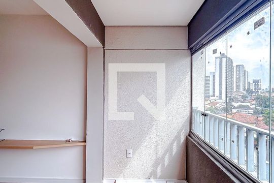 Varanda de kitnet/studio à venda com 1 quarto, 27m² em Chácara Seis de Outubro, São Paulo