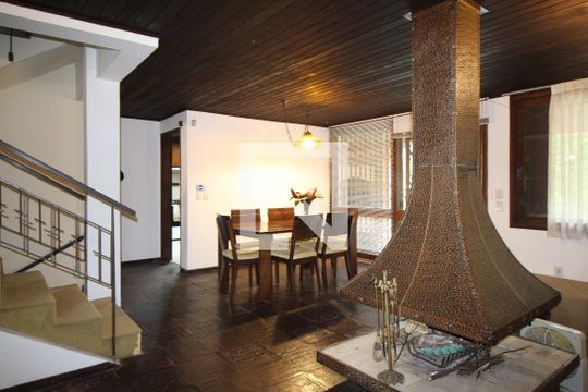 Sala 2 de casa à venda com 5 quartos, 388m² em Chácara das Pedras, Porto Alegre