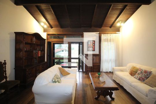 Sala 1 de casa à venda com 5 quartos, 388m² em Chácara das Pedras, Porto Alegre
