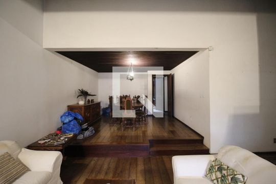 Sala 1 de casa à venda com 5 quartos, 388m² em Chácara das Pedras, Porto Alegre