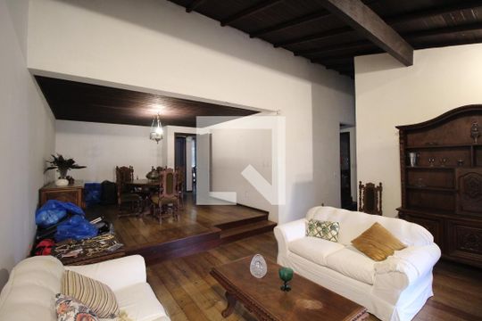 Sala 1 de casa à venda com 5 quartos, 388m² em Chácara das Pedras, Porto Alegre