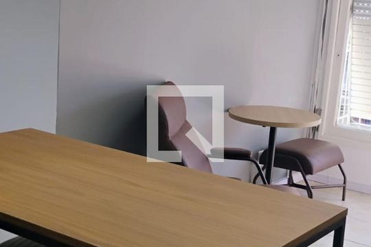 Sala de apartamento para alugar com 1 quarto, 47m² em Jardim do Salso, Porto Alegre