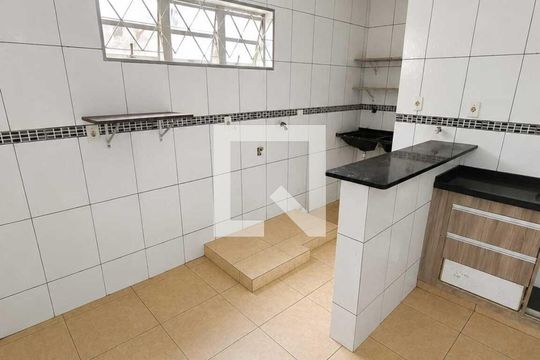 Cozinha de casa de condomínio para alugar com 3 quartos, 112m² em QR 514, Brasília