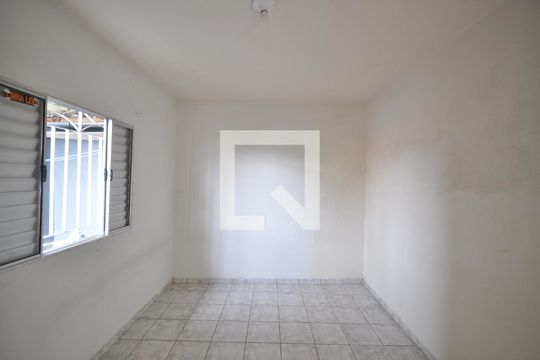 Sala/Quarto de casa para alugar com 3 quartos, 230m² em Vila Medeiros, São Paulo