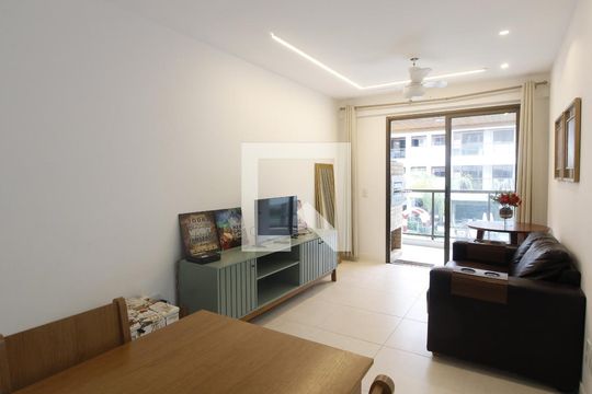 Apartamento para alugar com 2 quartos, 200m² em Vila Nova, Cabo Frio