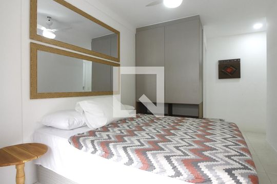 Apartamento para alugar com 2 quartos, 200m² em Vila Nova, Cabo Frio