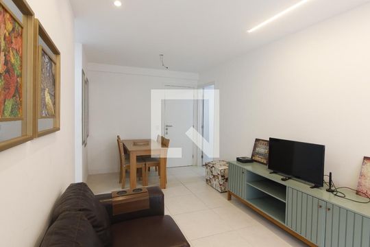 Apartamento para alugar com 2 quartos, 200m² em Vila Nova, Cabo Frio