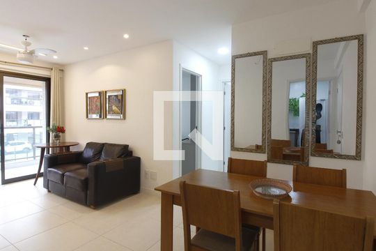 Apartamento para alugar com 2 quartos, 200m² em Vila Nova, Cabo Frio