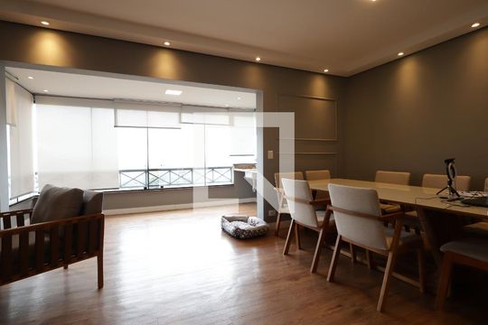 Sala de apartamento à venda com 3 quartos, 130m² em Fazenda Morumbi, São Paulo