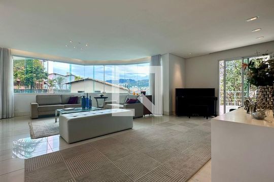 Sala  de casa à venda com 5 quartos, 438m² em São Bento, Belo Horizonte