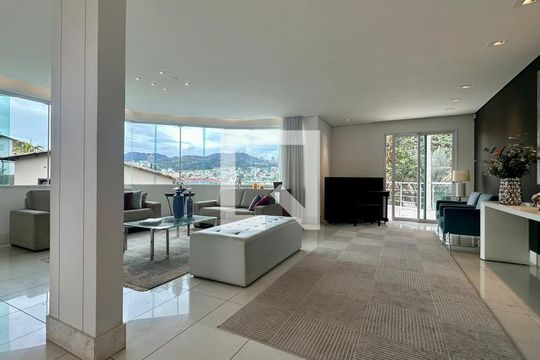 Sala  de casa à venda com 5 quartos, 438m² em São Bento, Belo Horizonte