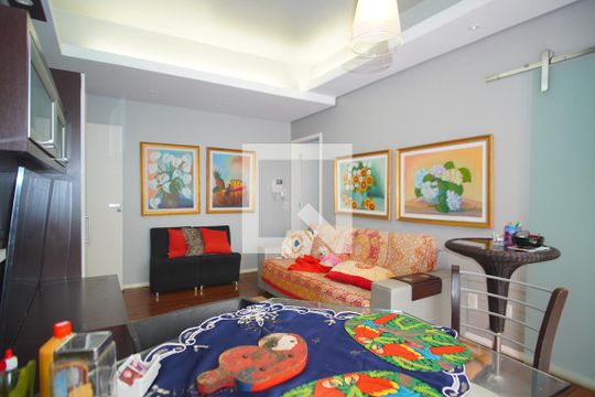 Sala 2 de casa para alugar com 4 quartos, 430m² em Boa Vista, Porto Alegre