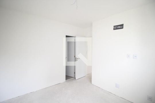 Suíte 1 de apartamento à venda com 2 quartos, 65m² em Jardim do Salso, Porto Alegre