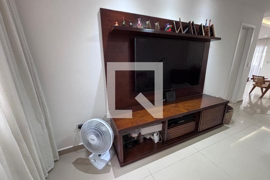 Sala de casa de condomínio à venda com 3 quartos, 269m² em Vargem Grande, Rio de Janeiro