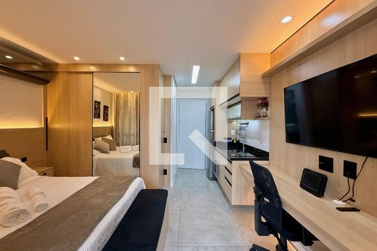 Quarto de kitnet/studio à venda com 1 quarto, 25m² em Jardim das Acacias, São Paulo
