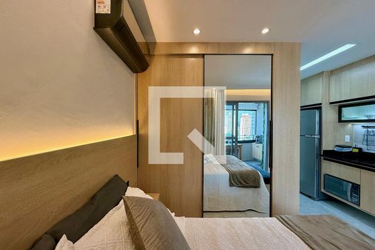 Quarto de kitnet/studio à venda com 1 quarto, 25m² em Jardim das Acacias, São Paulo