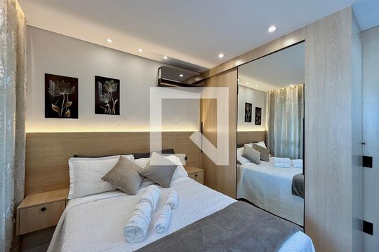 Quarto de kitnet/studio à venda com 1 quarto, 25m² em Jardim das Acacias, São Paulo