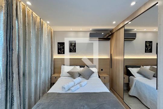 Quarto de kitnet/studio à venda com 1 quarto, 25m² em Jardim das Acacias, São Paulo