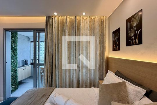 Quarto de kitnet/studio à venda com 1 quarto, 25m² em Jardim das Acacias, São Paulo