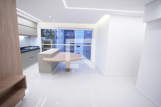Apartamento à venda com 2 quartos, 62m² em Setor Bueno, Goiânia