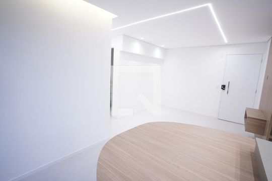 Apartamento à venda com 2 quartos, 62m² em Setor Bueno, Goiânia