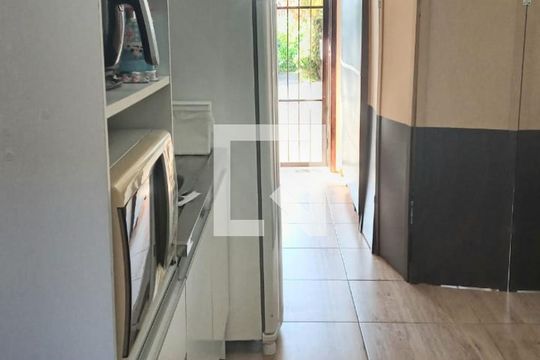 Cozinha de apartamento à venda com 1 quarto, 30m² em Igará, Canoas