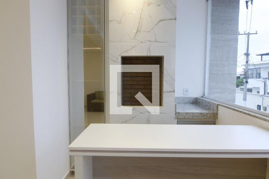 Apartamento para alugar com 2 quartos, 90m² em Foguete, Cabo Frio