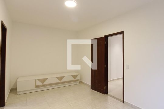 Apartamento para alugar com 2 quartos, 90m² em Foguete, Cabo Frio