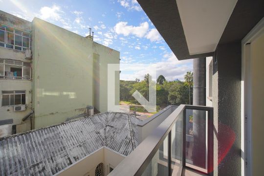 Vista da Sala/Cozinha de apartamento para alugar com 1 quarto, 32m² em Farroupilha, Porto Alegre