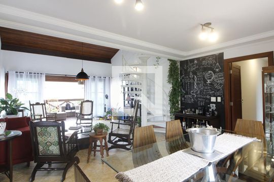 Casa de Condomínio para alugar com 4 quartos, 256m² em São Cristóvão, Cabo Frio