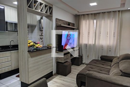 Sala de apartamento à venda com 2 quartos, 46m² em Itaquera, São Paulo