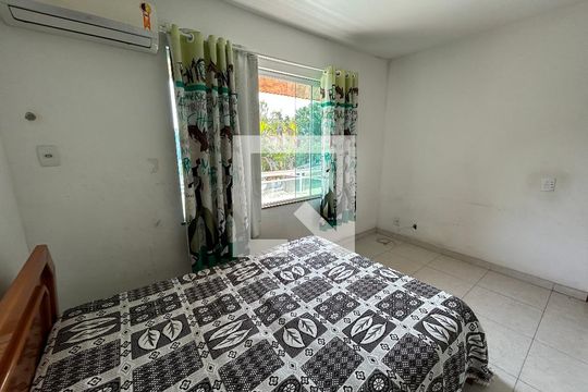 Quarto 1 de casa à venda com 4 quartos, 200m² em Vila Valqueire, Rio de Janeiro