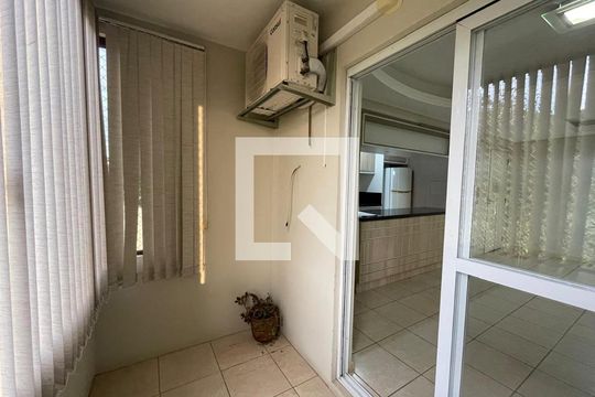 Apartamento para alugar com 2 quartos, 70m² em Vila Nova, Novo Hamburgo