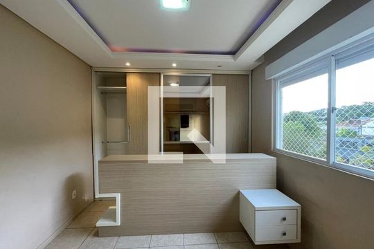 Apartamento para alugar com 2 quartos, 70m² em Vila Nova, Novo Hamburgo