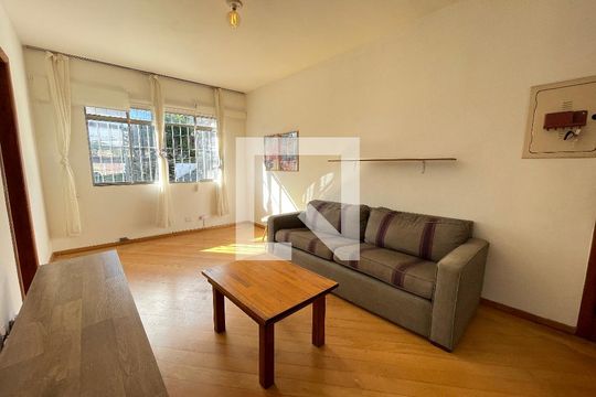 Sala de casa para alugar com 3 quartos, 112m² em Vila Indiana, São Paulo