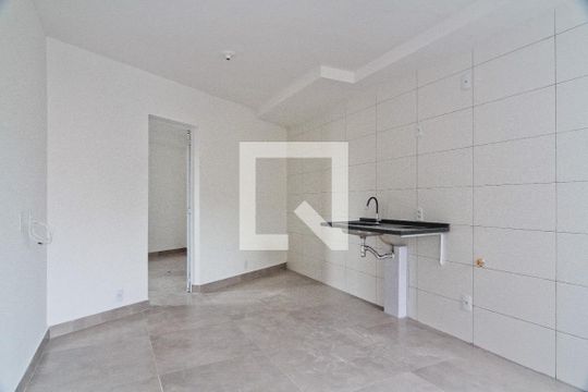 Studio de kitnet/studio para alugar com 1 quarto, 24m² em Vila Diva, São Paulo