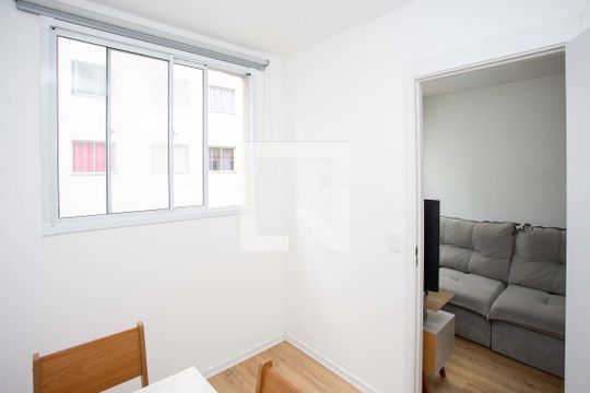 Quarto 2 de apartamento para alugar com 2 quartos, 35m² em Jardim Miriam, São Paulo