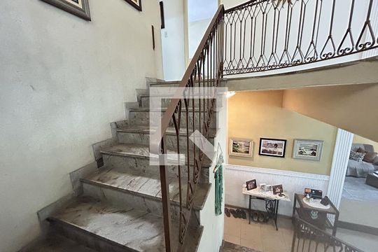 Casa à venda com 6 quartos, 341m² em Vila Valqueire, Rio de Janeiro