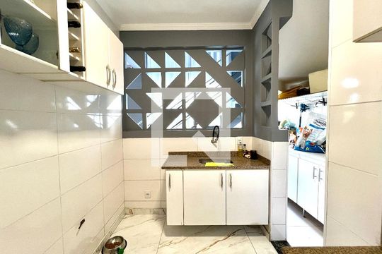 Cozinha de apartamento à venda com 3 quartos, 130m² em Santa Rosa, Belo Horizonte