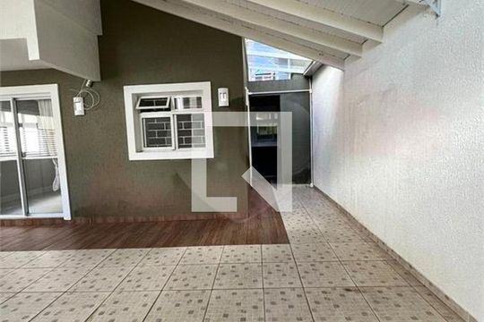 Casa à venda com 3 quartos, 127m² em Guaíra, Curitiba