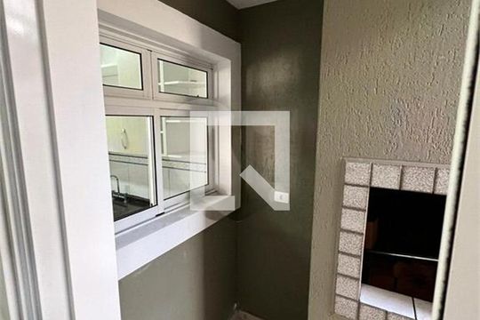 Casa à venda com 3 quartos, 127m² em Guaíra, Curitiba