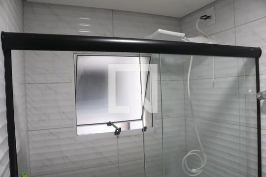 Banheiro de kitnet/studio para alugar com 1 quarto, 25m² em Lapa, São Paulo