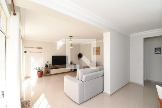 Sala de casa à venda com 3 quartos, 166m² em Ahú, Curitiba