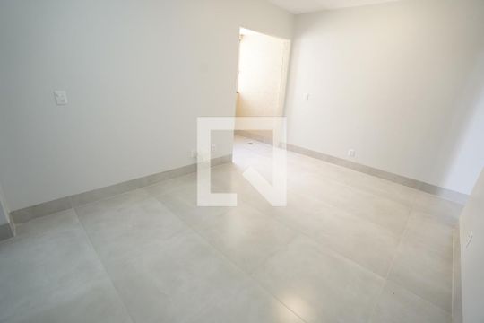 Apartamento à venda com 3 quartos, 67m² em Jardim Ana Lúcia, Goiânia