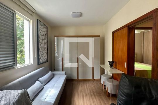 Quarto  de apartamento à venda com 3 quartos, 95m² em Santo Antônio, Belo Horizonte